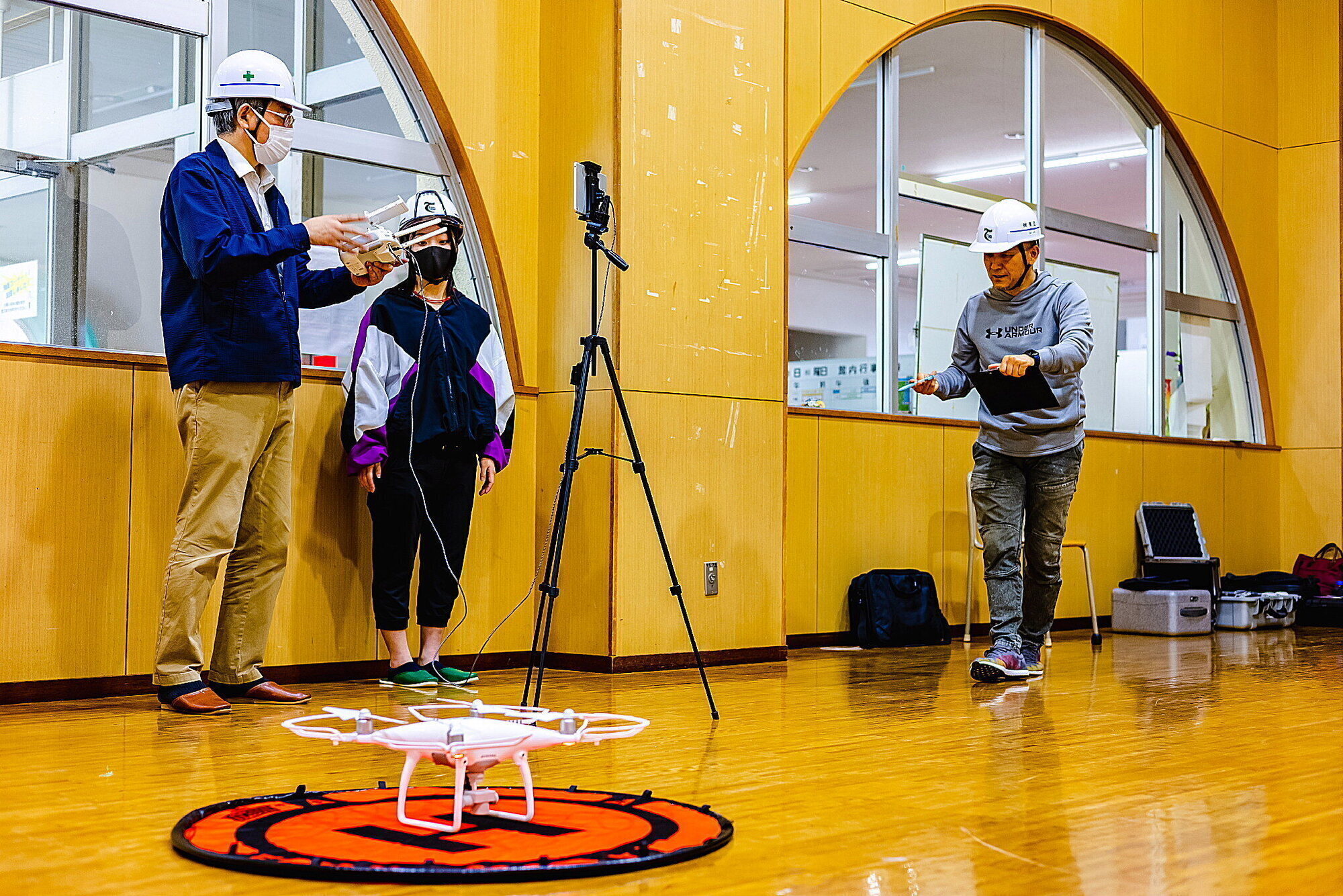 ドローンパイロット、2名誕生